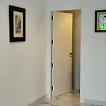 Reina Centro アパート